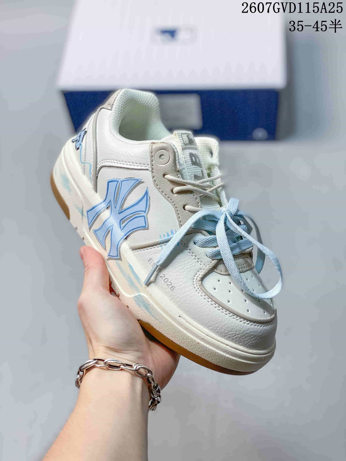 MLB Chunky Liner Low-Top Sneakers White Blue 3ASXCA12N