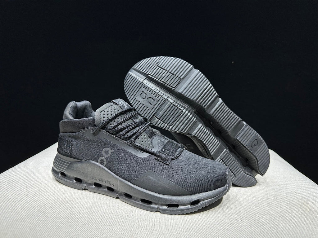 On Cloudnova 2 Black Sneakers