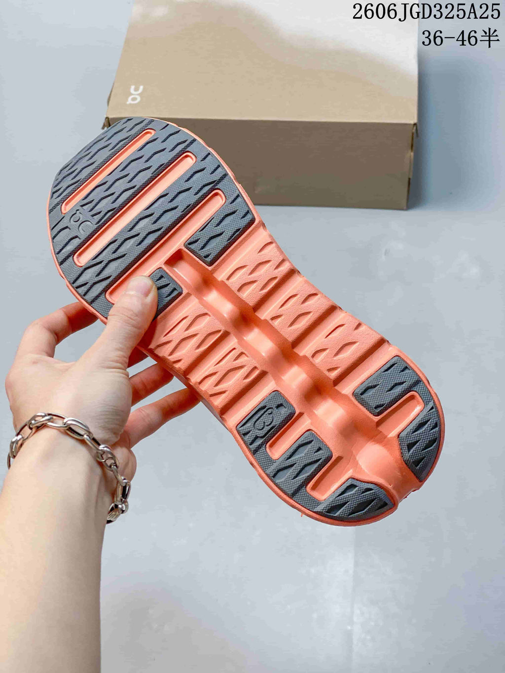 On Cloudsurfer Low-Top Running Sneakers Pink Coral