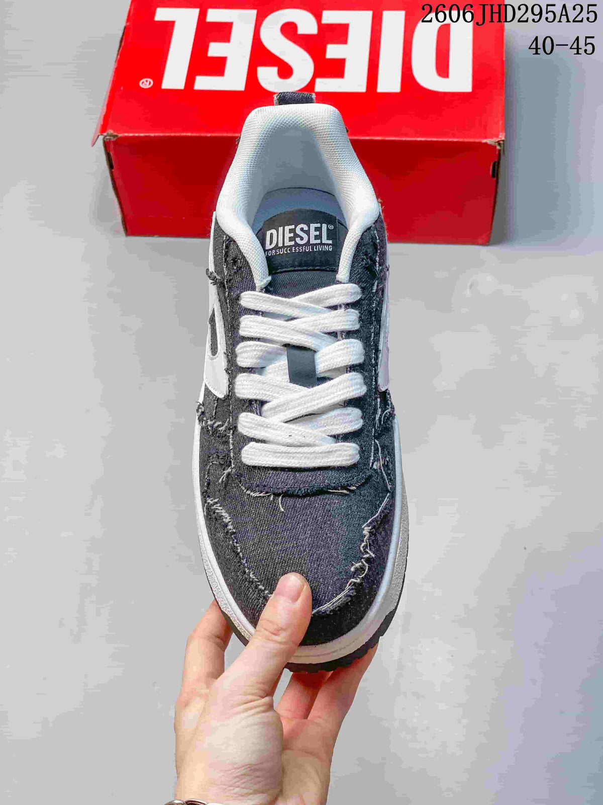 Diesel S-UKIYO V2 Low-Top Sneakers in Charcoal