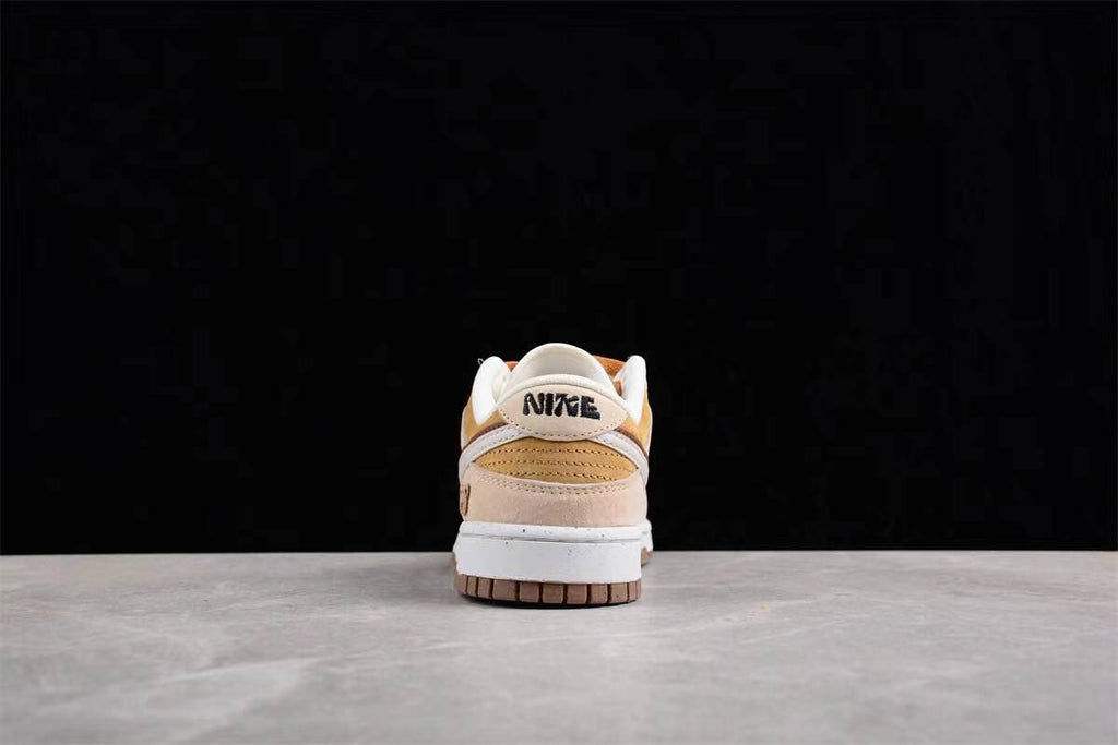 Nike SB Dunk Low DO9457-100 Sneakers