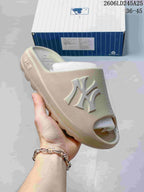 MLB New York Yankees Open-Toe Slide Sandals