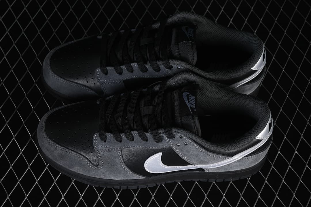 Nike SB Dunk Low Black and Grey Sneakers II7636-001