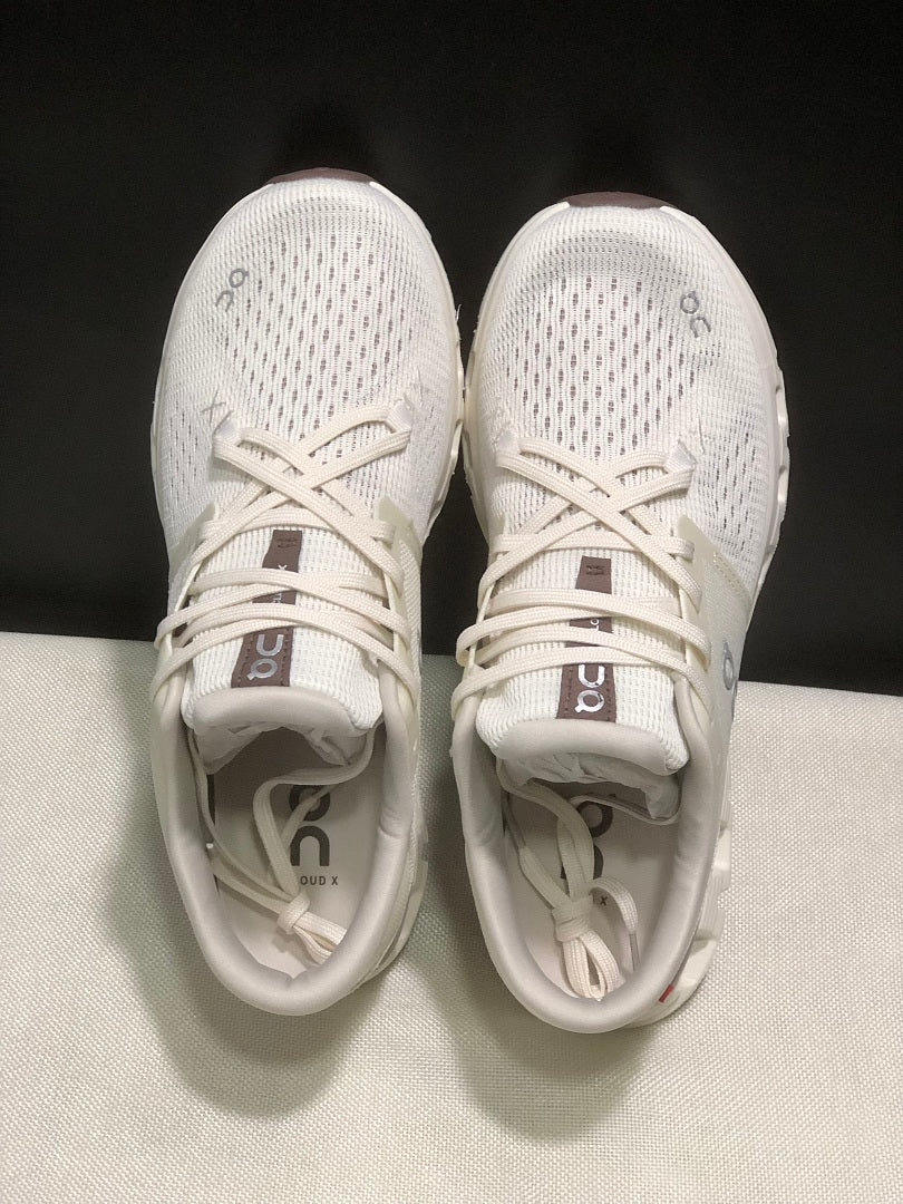 On Cloud X 4 Ivory Running Sneakers