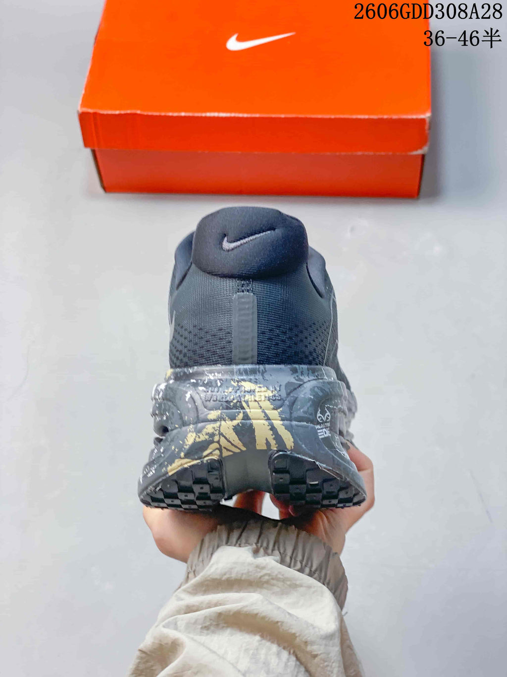 Nike Vomero Premium Running Shoes in Charcoal