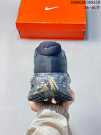 Nike Vomero Premium Running Shoes in Charcoal
