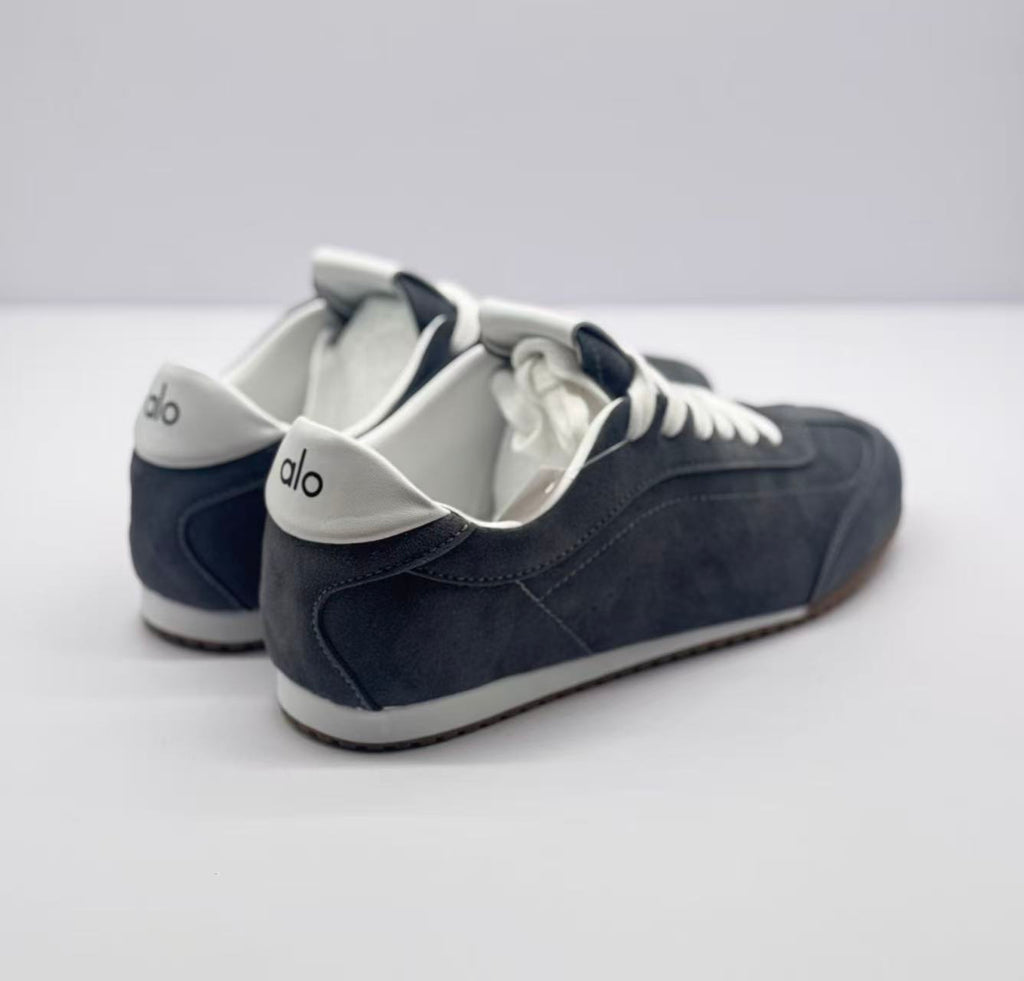 Alo Carbon Gray Low-Top Sneakers