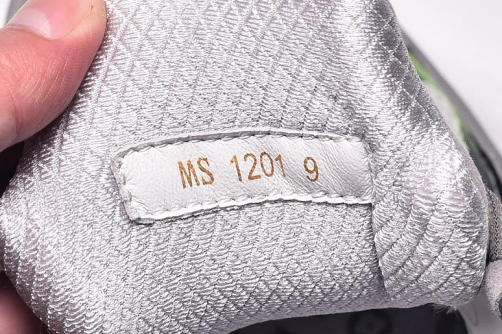 Louis Vuitton Runner Tatic 2023 SS Sneakers in Gray and Green