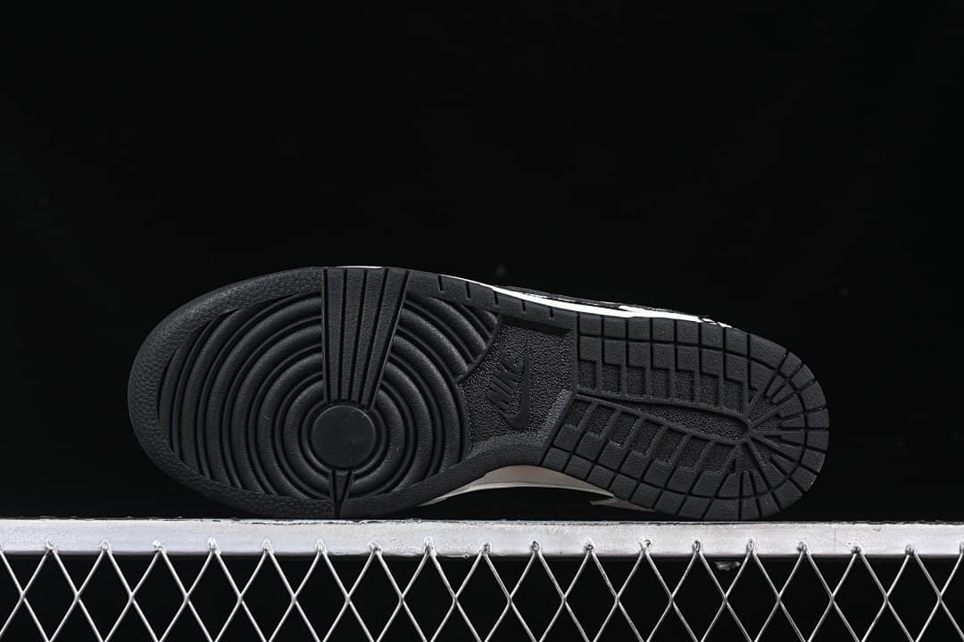 Nike SB Dunk Low Daisy Swoosh Black White DJ2024-073