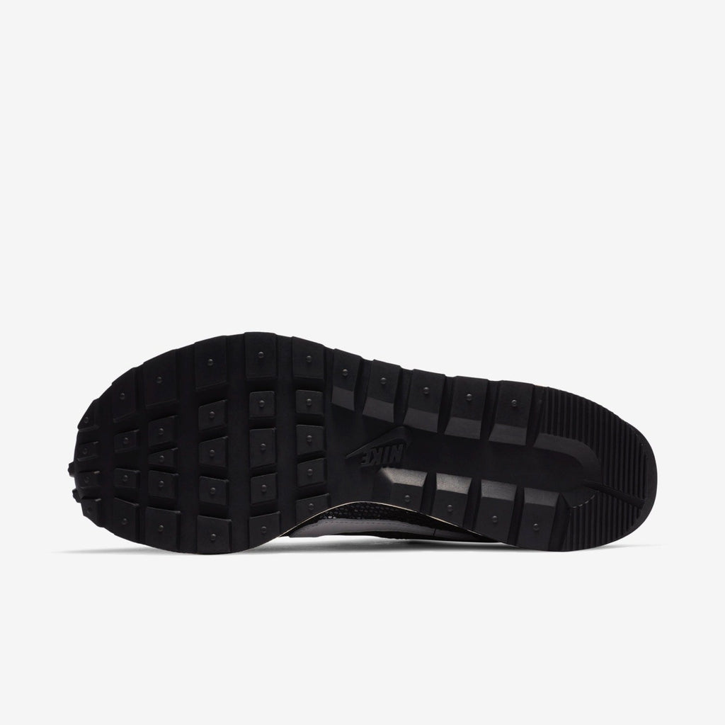 Nike sacai VaporWaffle CV1363-001 Black White Sneakers