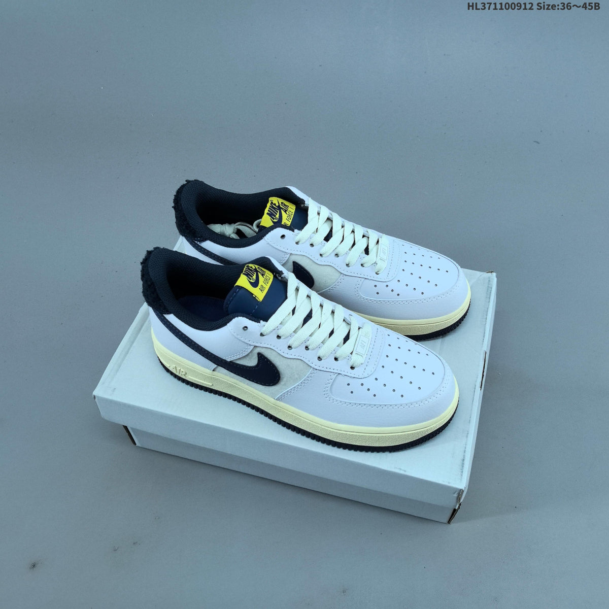 Nike Air Force 1 ’07 Low-Top Sneakers