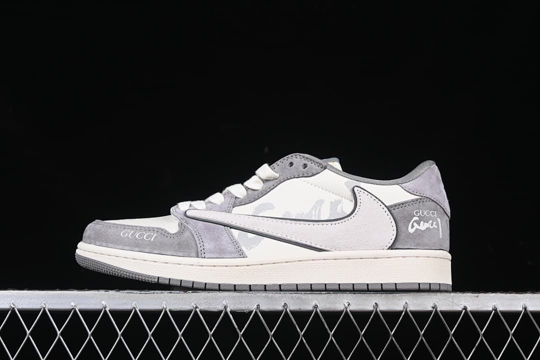 Travis Scott x Fragment Design x Air Jordan 1 Low OG SP Sneakers