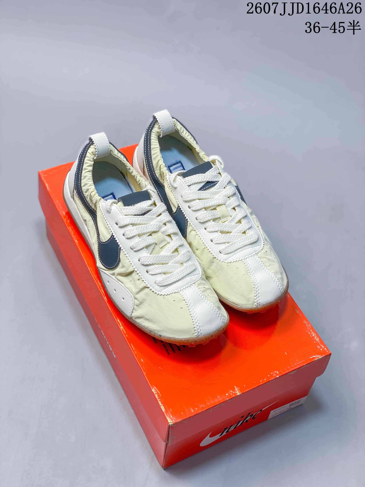 Nike x Jacquemus Low-Top Sneakers Cream Navy JJD1646A26