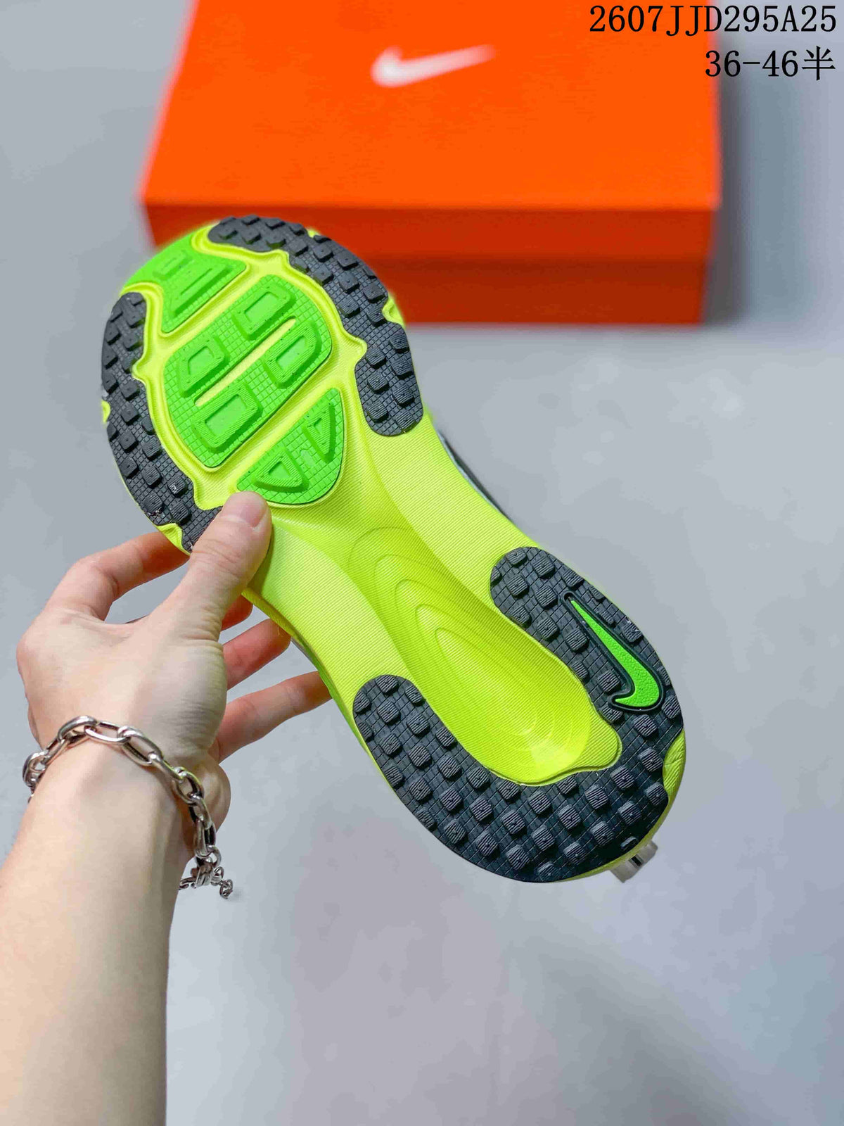 Nike Vomero 18 Running Shoes White Neon Green JD295A25