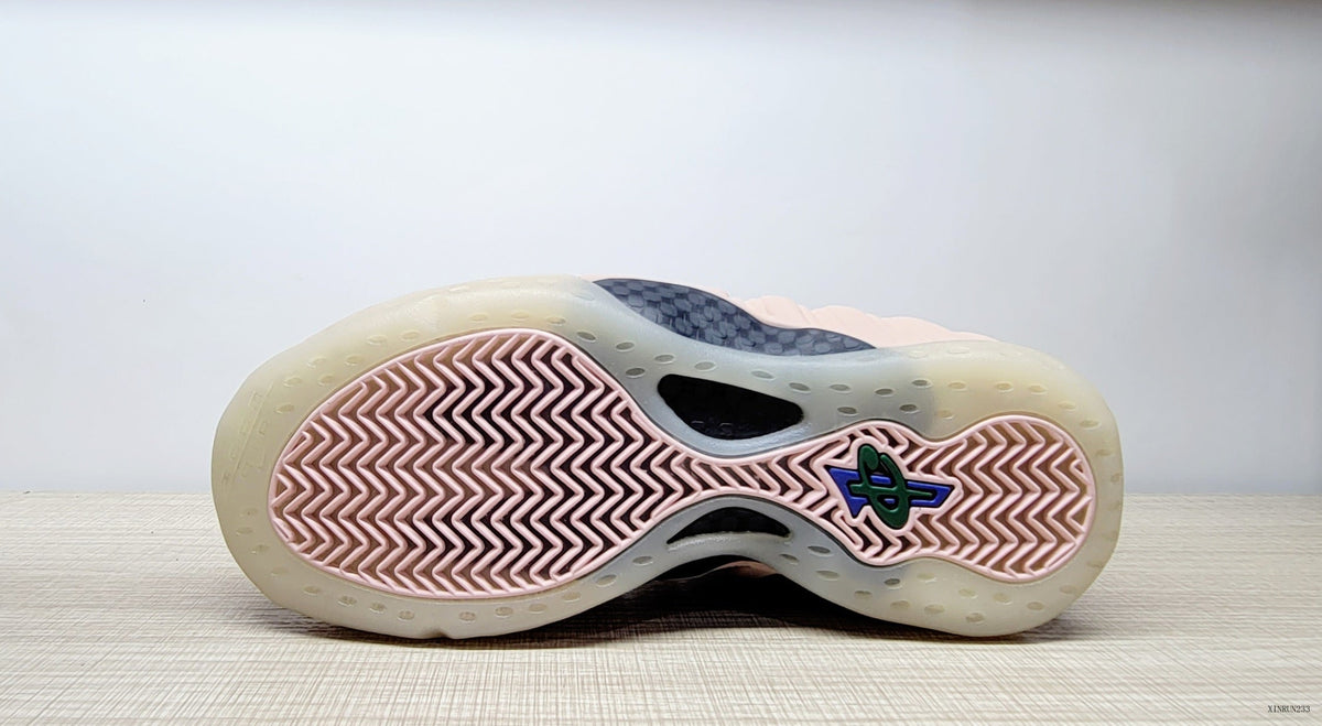 Nike Air Foamposite One Particle Beige Sneakers