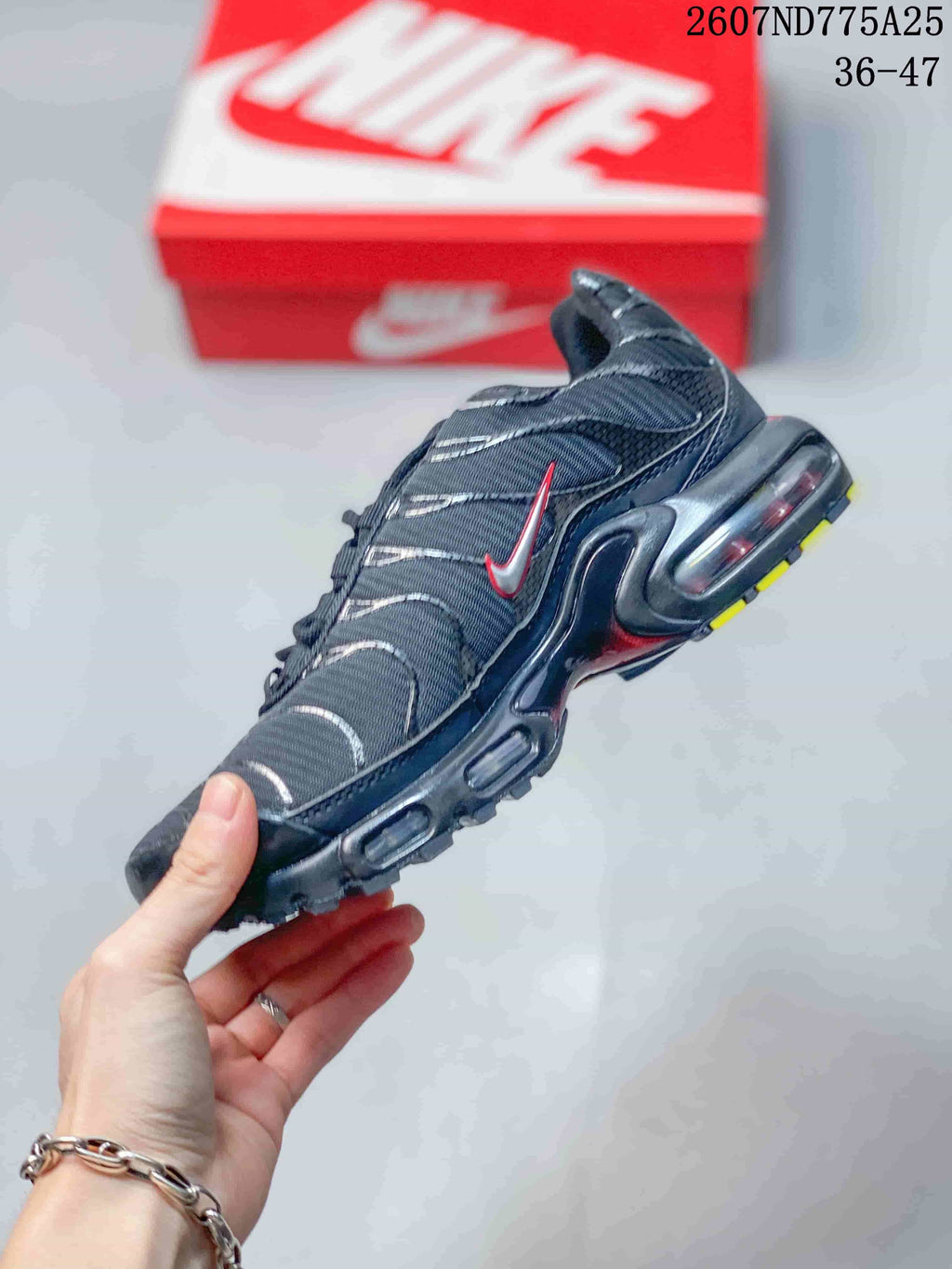 Nike Air Max Plus TN Sneakers Black Red 79205WTQ
