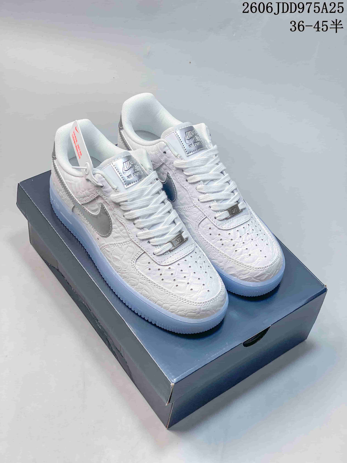 Nike Air Force 1 ’07 Low-Top Sneakers