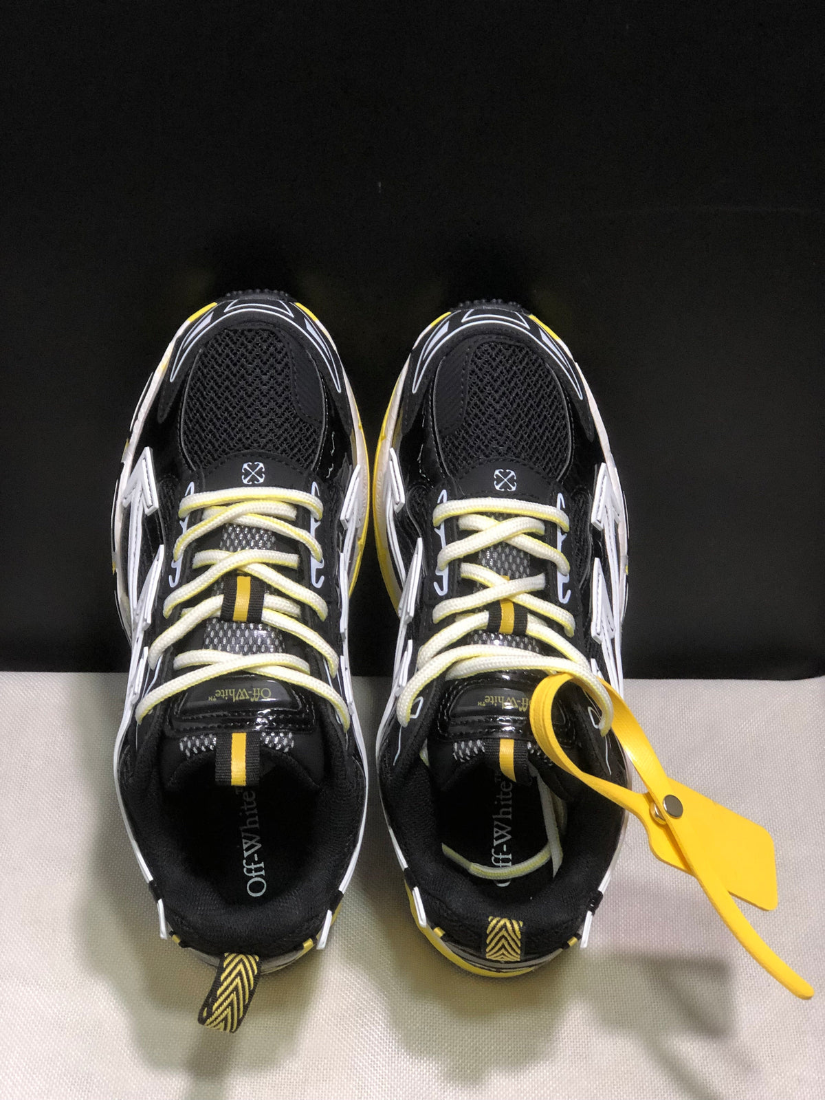 Off-White Be Right Back Sneakers Black Yellow