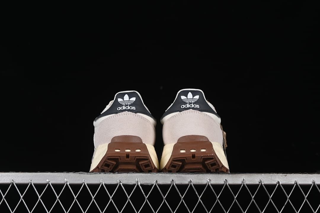adidas Retropy E5 Sneakers IE8105 - Cream and Black