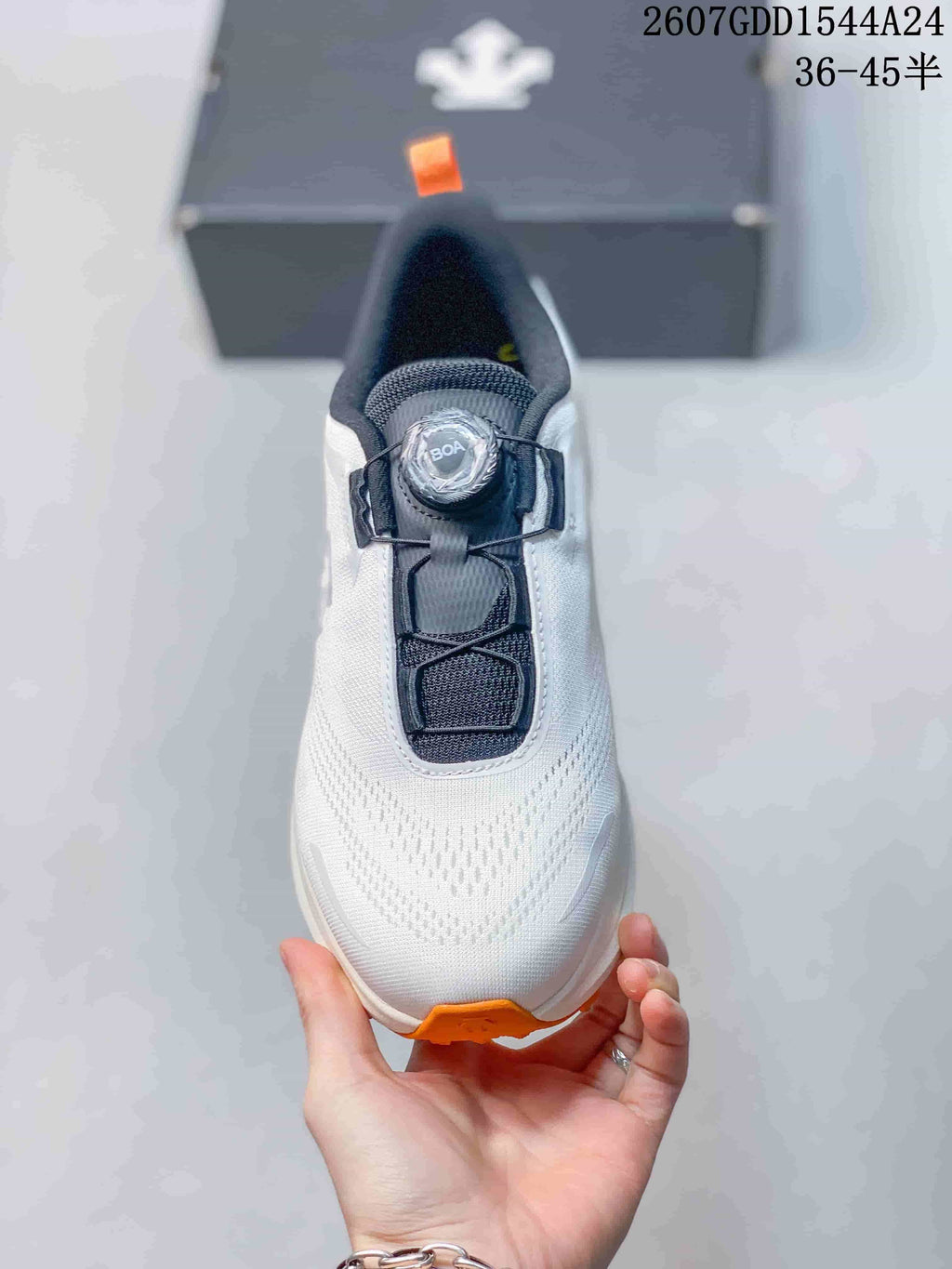 Descente Lavitate Wire 3.0 Running Sneakers White Black Orange