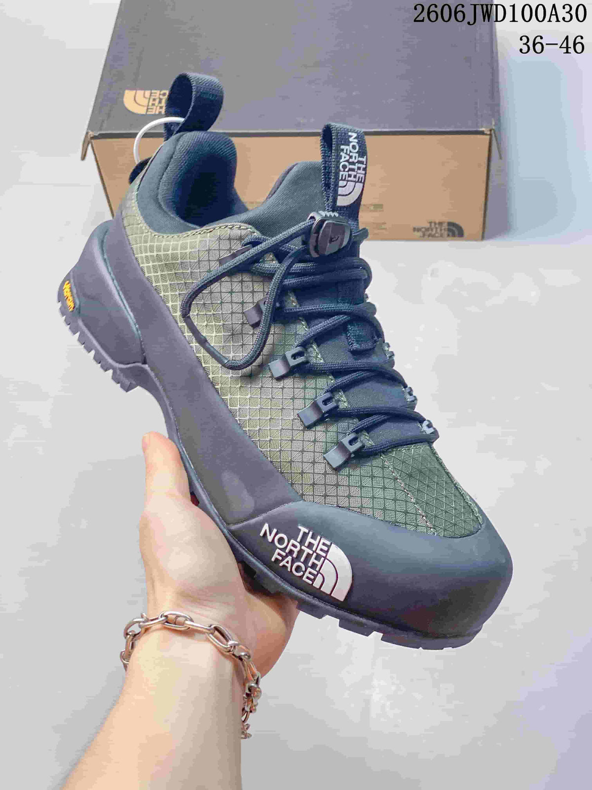 The North Face GLENCLYFFE Low-Top Hiking Shoes, Olive Gray