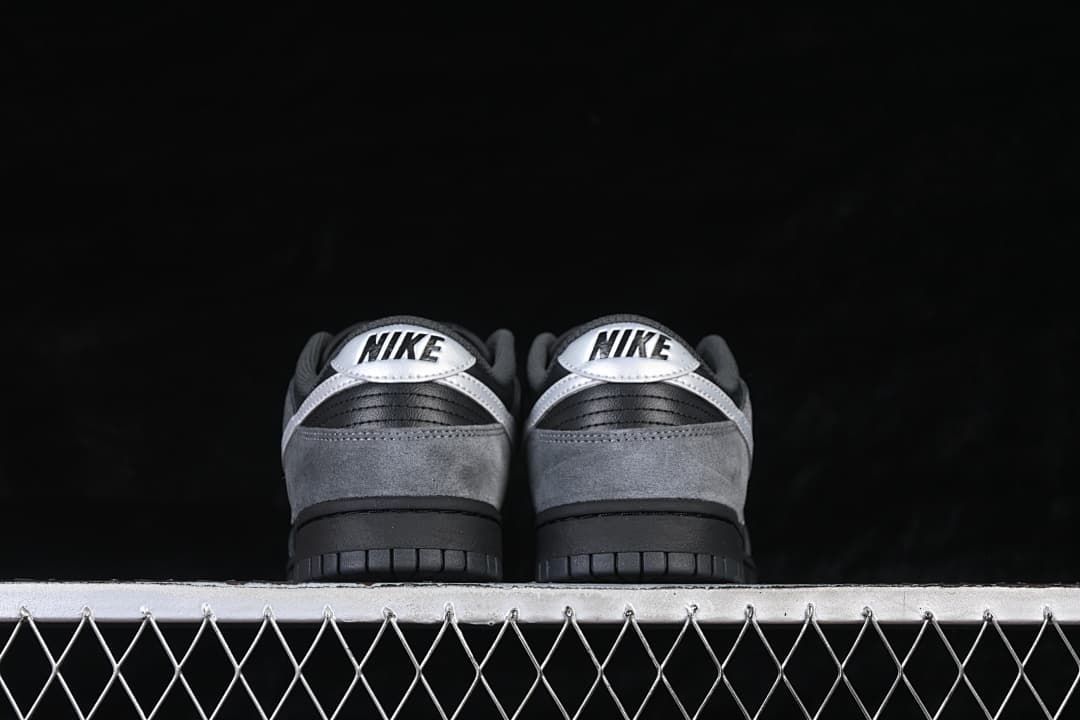 Nike SB Dunk Low Black and Grey Sneakers II7636-001