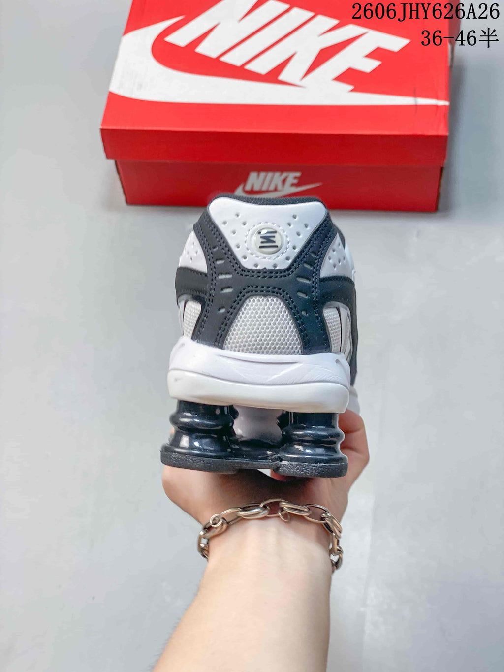 Nike Shox Ride 2 Low-Top Sneakers White and Dark Gray IO4296-100