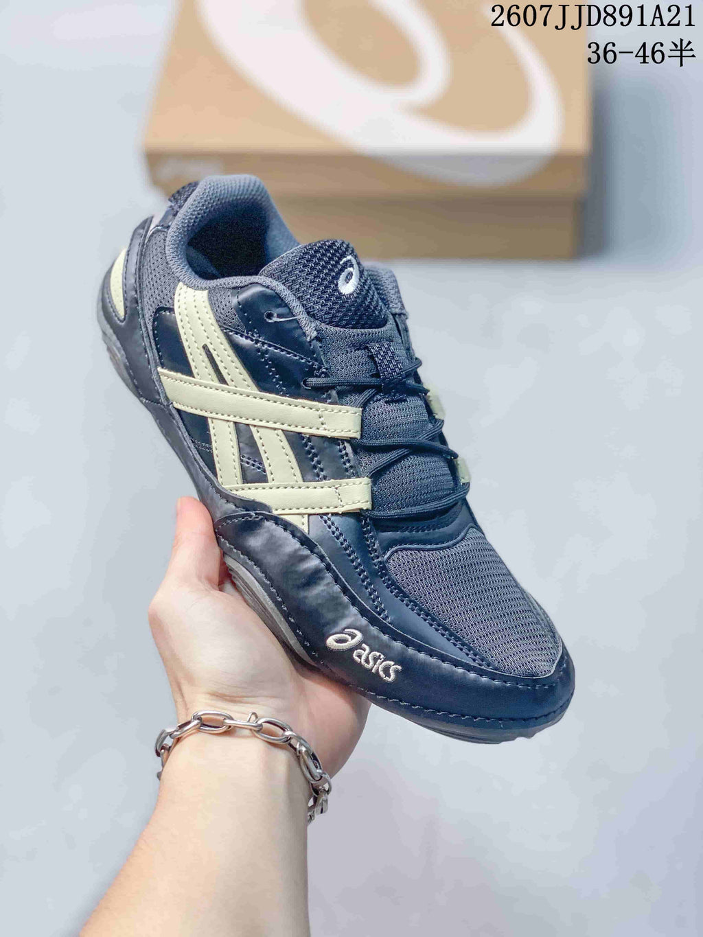 ASICS Hypersync Low-Top Sneakers Navy Cream 2607JJD891A21