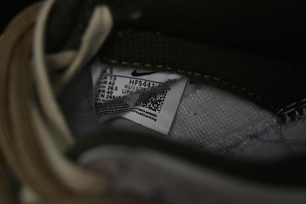 Nike SB Dunk Low Strap Detail HF5441-102 Sneakers