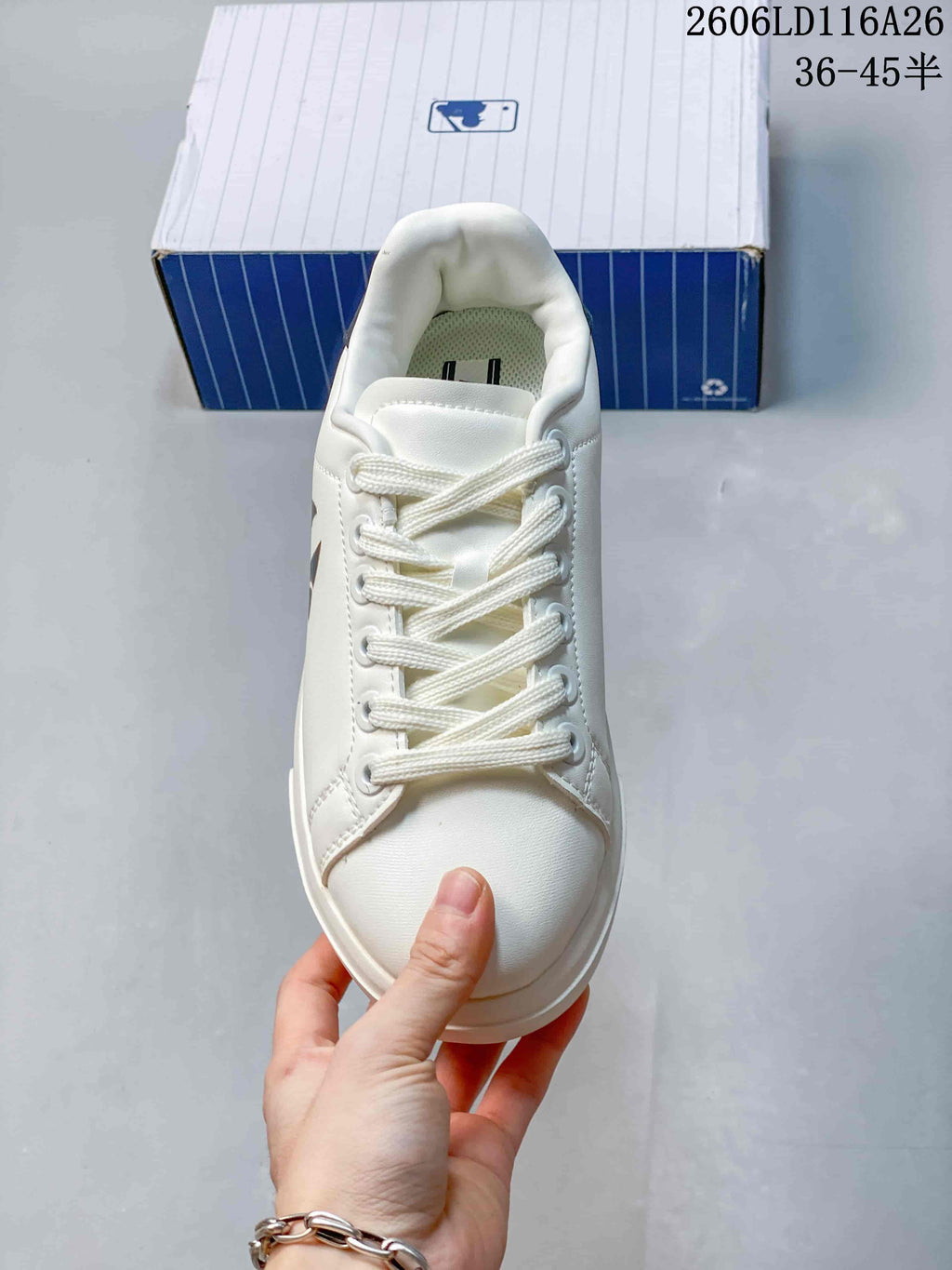 MLB Chunky Classic White Low-Top Sneakers 3ASXAM82N