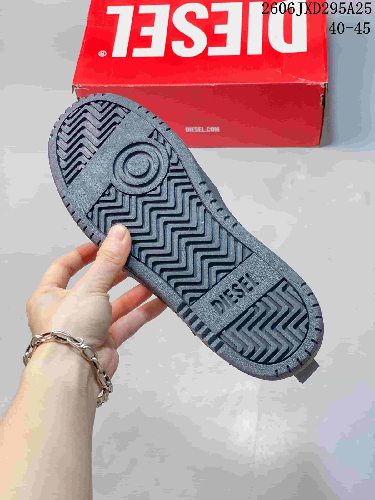 Diesel S-Ukiyo High-Top Sneakers in Dark Gray Y03363 P5576 H1532
