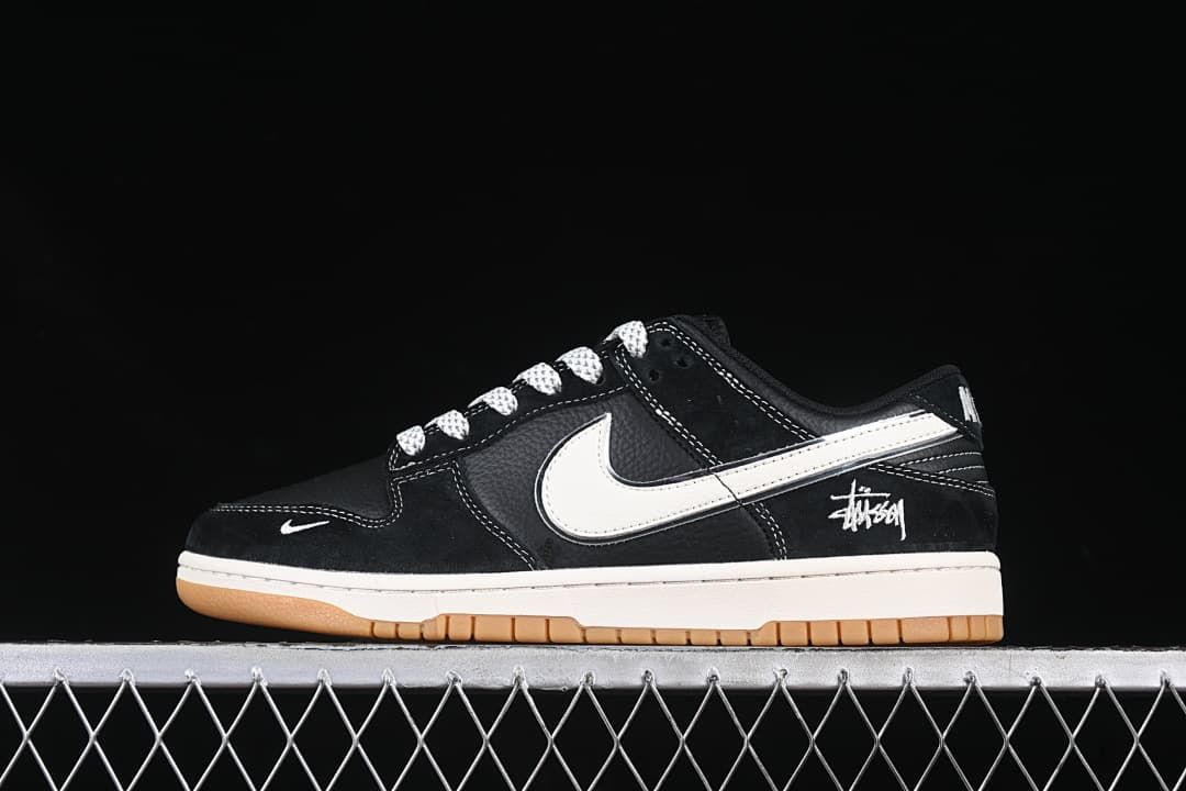Nike SB Dunk Low Stüssy Black White Gum Sneakers