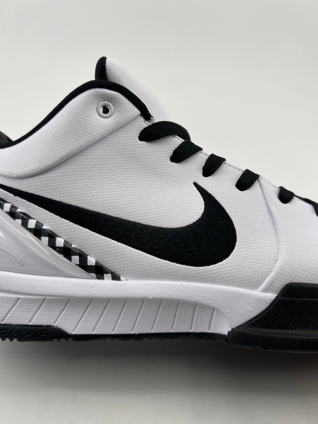 Nike Kobe 4 GIGI White Black Basketball Shoes