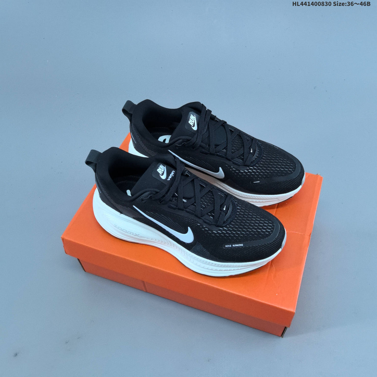 Nike Vomero 18 Running Shoes