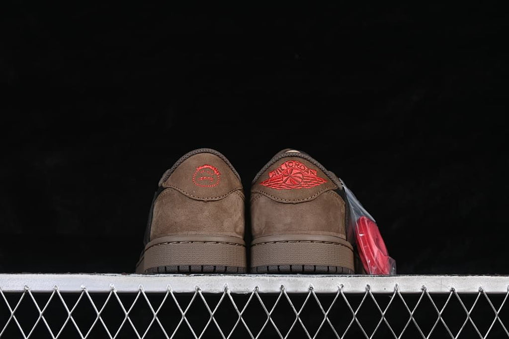 Nike Travis Scott x Air Jordan 1 Low OG Sneakers CQ4277-001