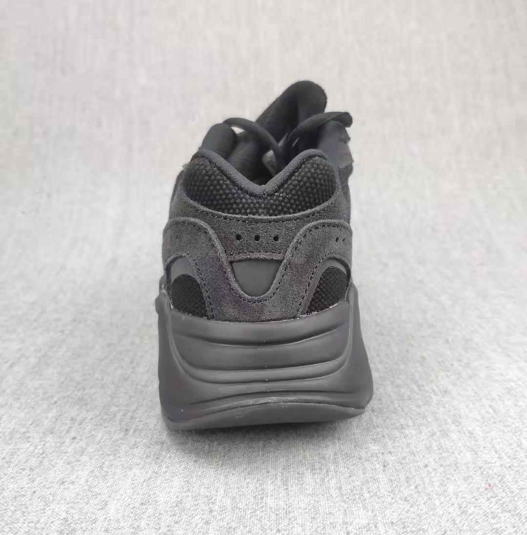 Yeezy 700 V2 Sneakers in Gray