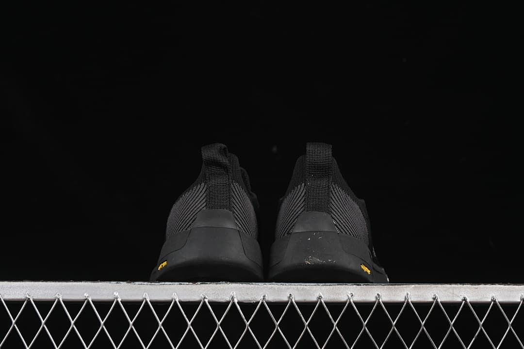 The North Face NF0A8AD94QI-082 Black Low-Top Shoes