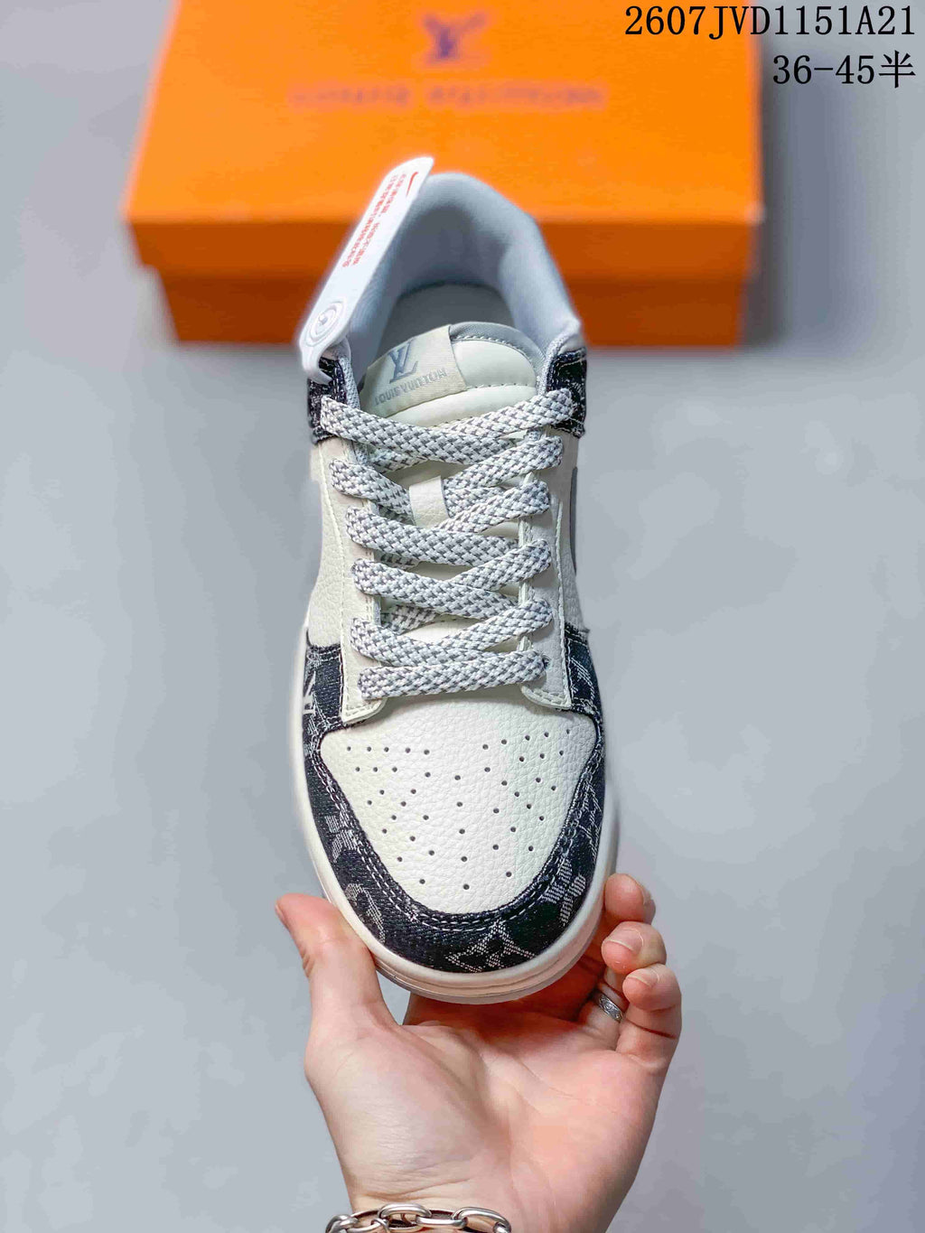 Nike Dunk Low Retro x IP Sneakers White Grey Navy