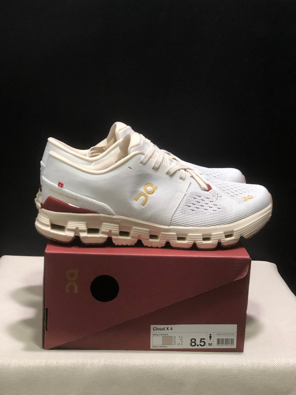 On Cloud X4 Low-Top Running Shoes White