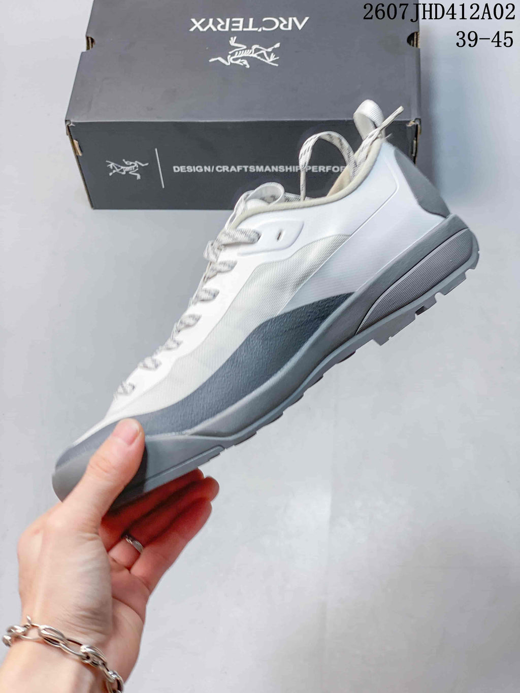 Arc'teryx Konseal LT W Women's Hiking Shoes, White and Gray