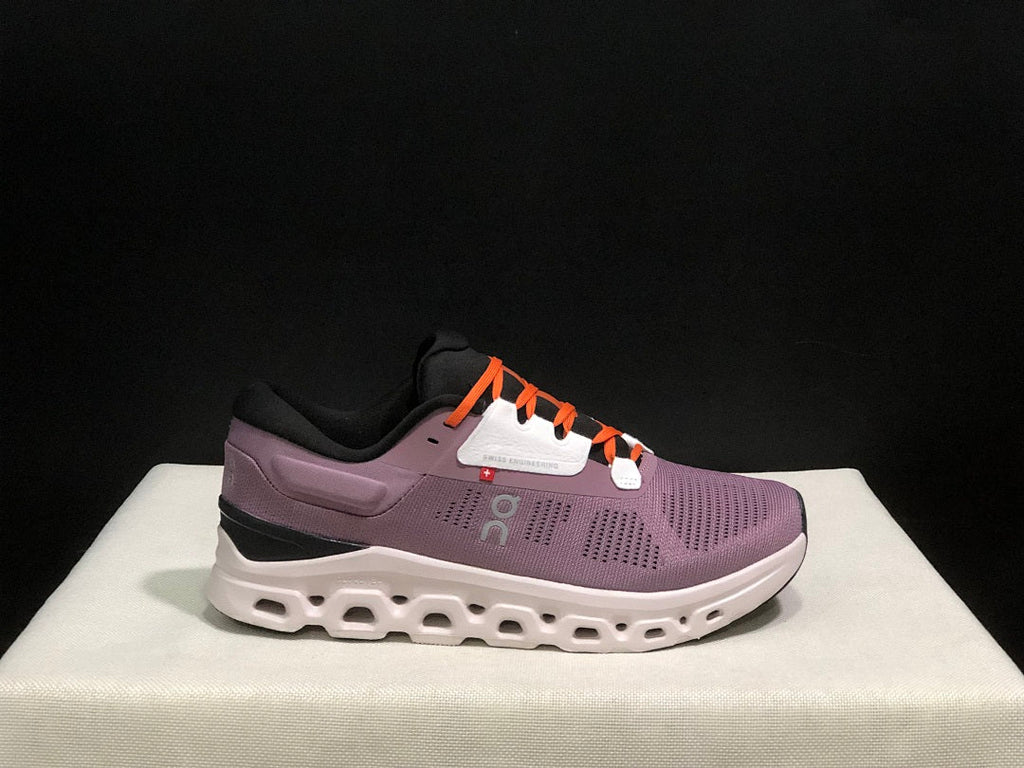 On Cloudstratus 3 Sneakers in Dusty Rose