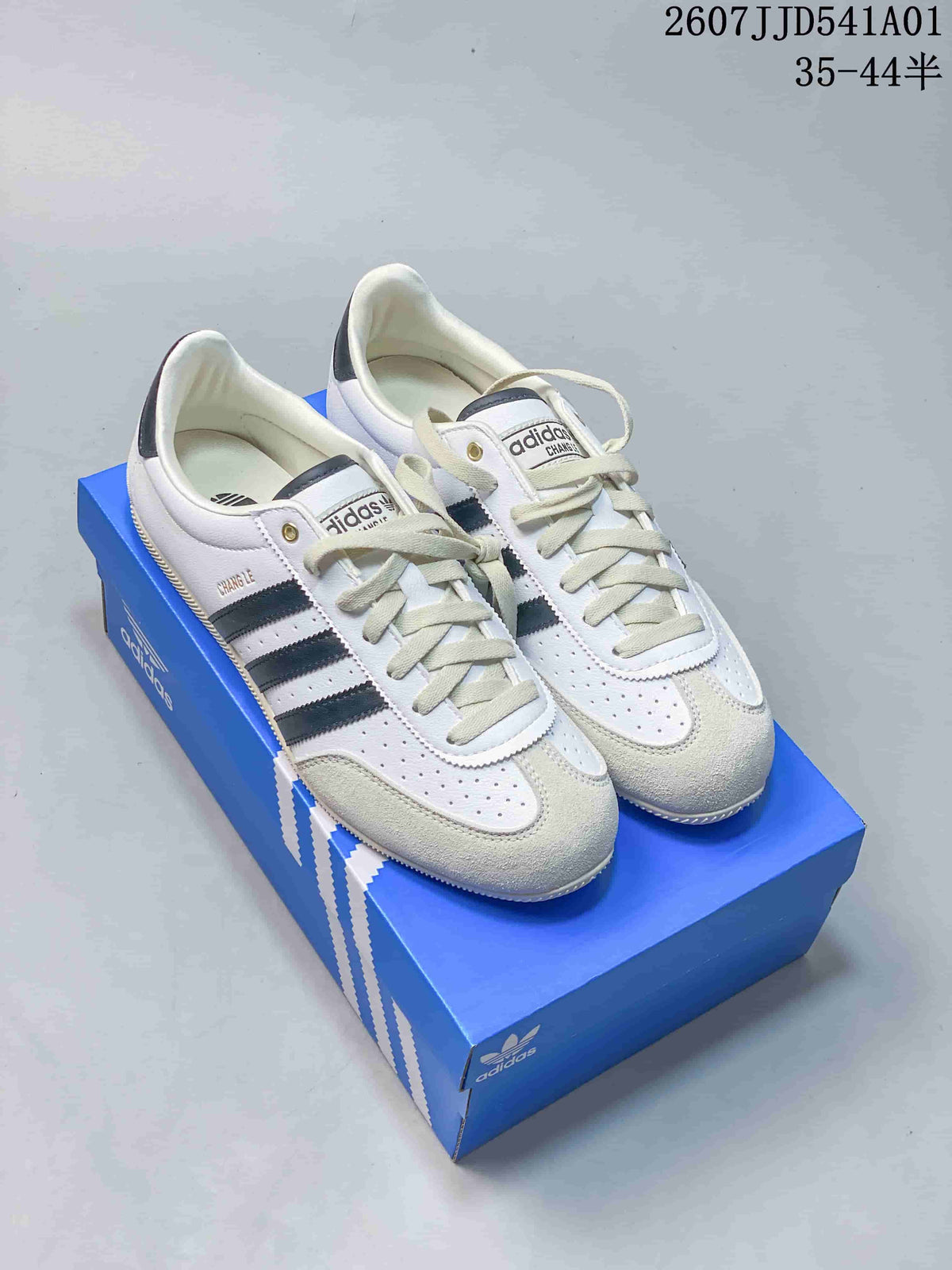 Adidas Originals VS JOG 2.0 Low-Top Sneakers, White and Black
