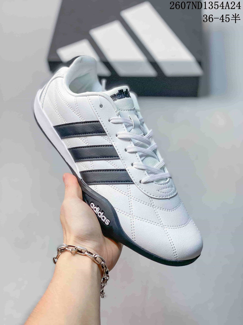 adidas Adipista White Black Low-Top Casual Sneakers