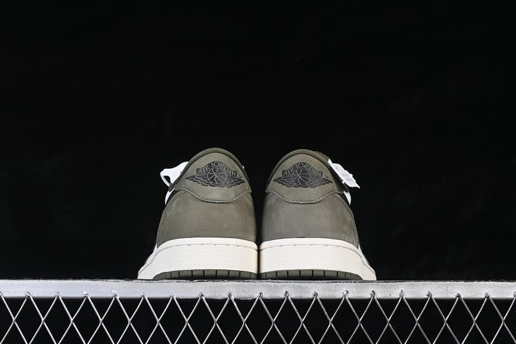 Travis Scott x Air Jordan 1 Low OG Olive White Sneakers HQ6998-200