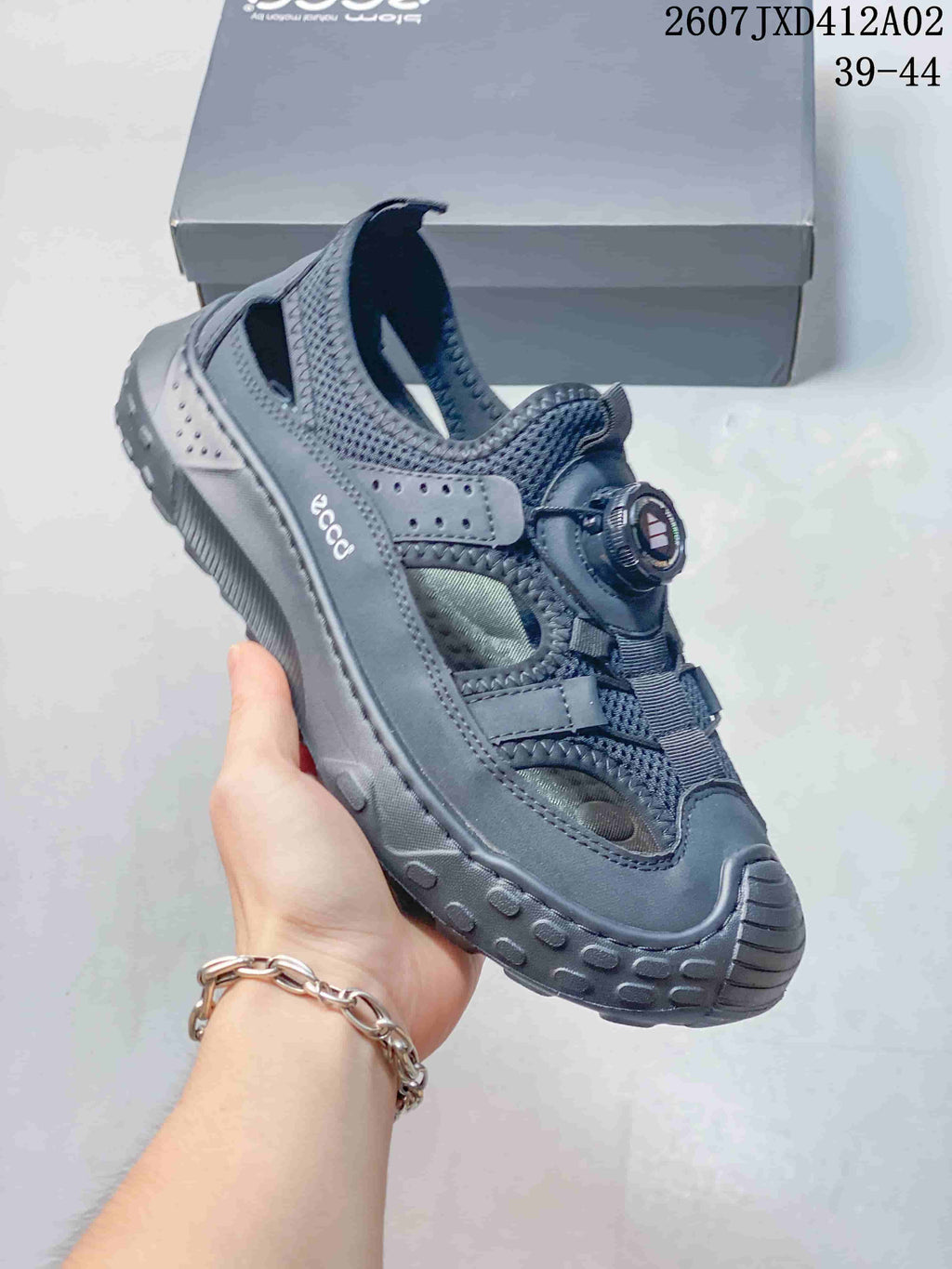ECCO Men's Gray Closed-Toe Sport Sandals JXD412A02