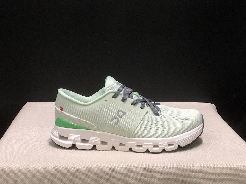 On Cloud X 4 Sneakers in Mint Green