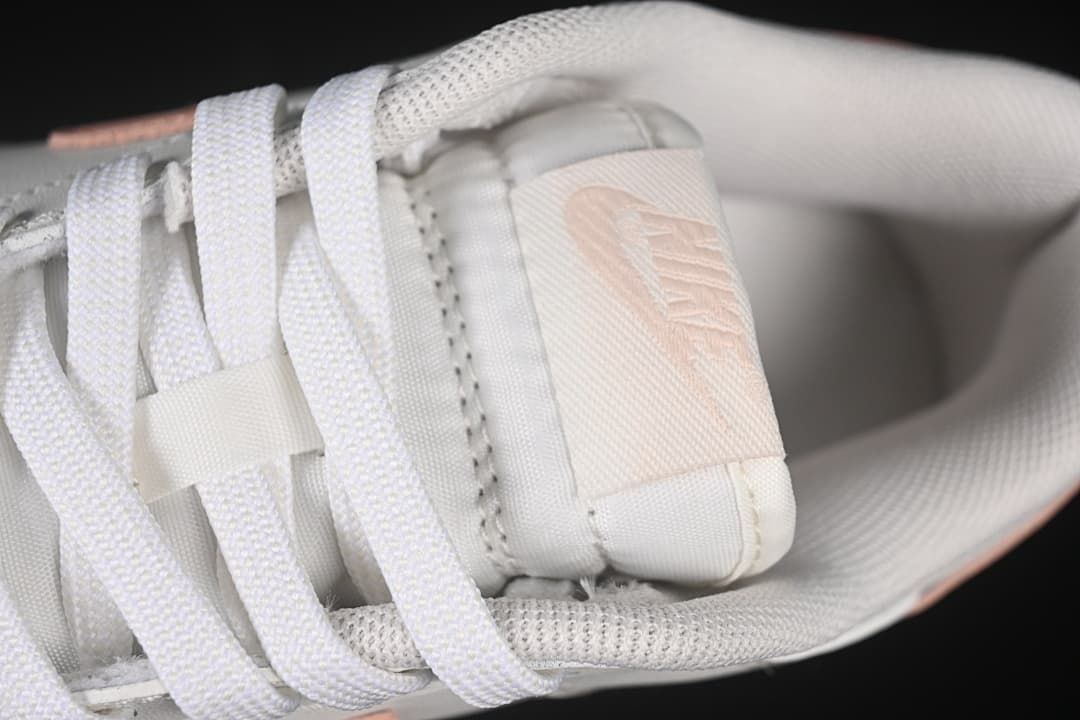 Nike SB Dunk Low Pink Love Low-Top Sneakers WP0212-015