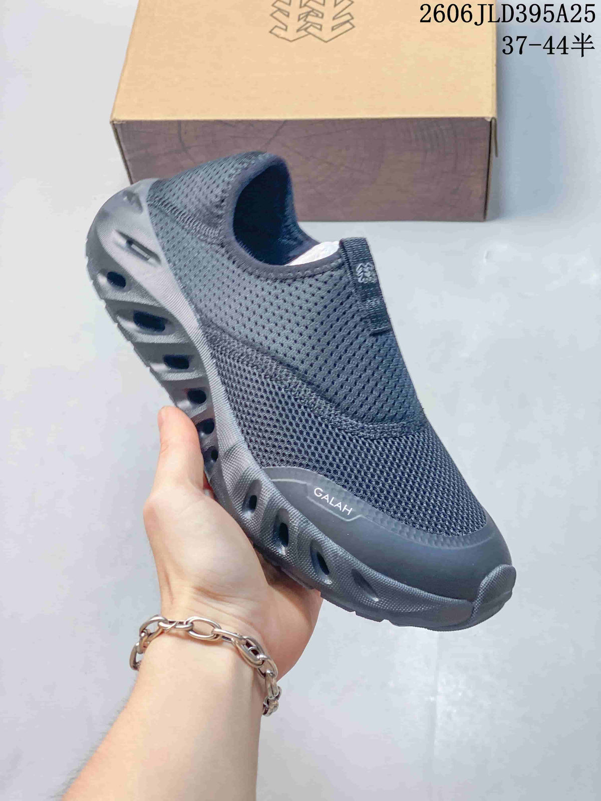 KOLON SPORT Galah 2 Slip-On Shoes, White and Gray