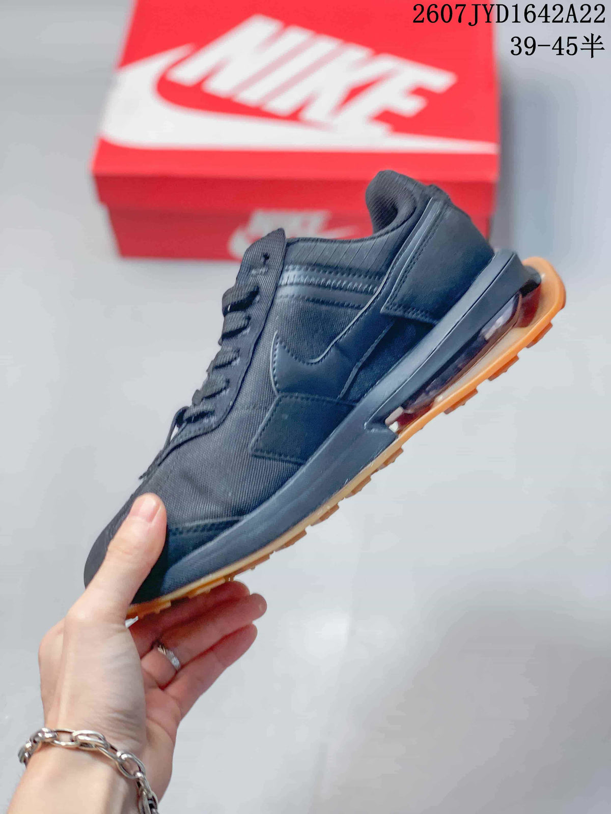 Nike Air Max Pre-Day Black Low-Top Sneakers