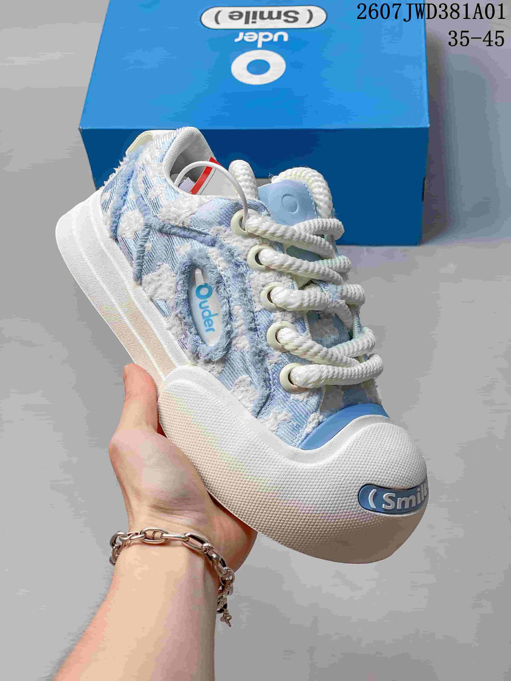 Ouder Chunky Smiley Lace-Up Sneakers